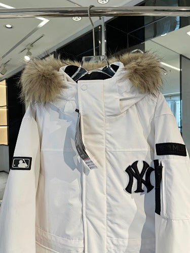 MLB New York Yankees Unisex Hooded Down Jacket – White